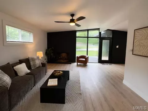 Living - 8408 Buckthorn Dr, Berkeley, MO 63134 photo 3 of 11