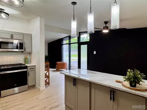 Kitchen - 8408 Buckthorn Dr, Berkeley, MO 63134 photo 6 of 7