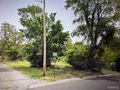 1516 N Main St, De Soto, MO 63020