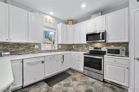 Kitchen - 2751 Ridgeway Dr, Jackson, MO 63755 photo 1 of 3