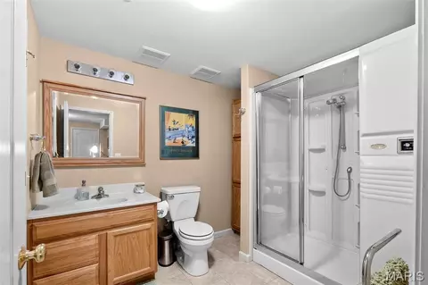 Bath - 2751 Ridgeway Dr, Jackson, MO 63755 photo 3 of 3