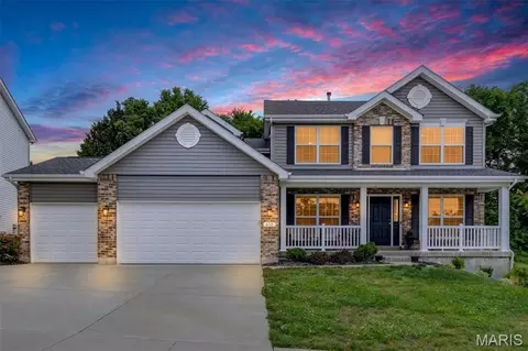 618 Creek Bend Dr, Lake Saint Louis, MO 63367