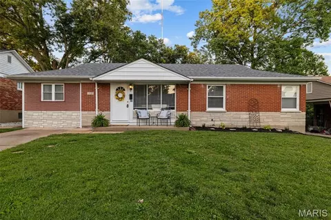 7956 Aldershot Dr, Saint Louis, MO 63123