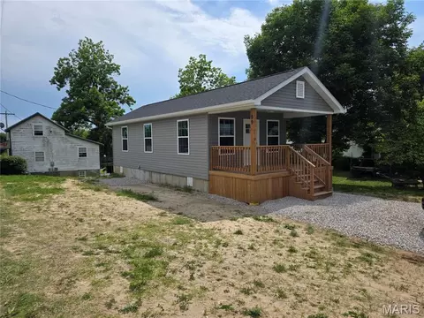 88 N 8th St, Sainte Genevieve, MO 63670
