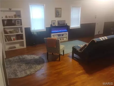 Living - 210 Wilson St, Delta, MO 63744 photo 2 of 4