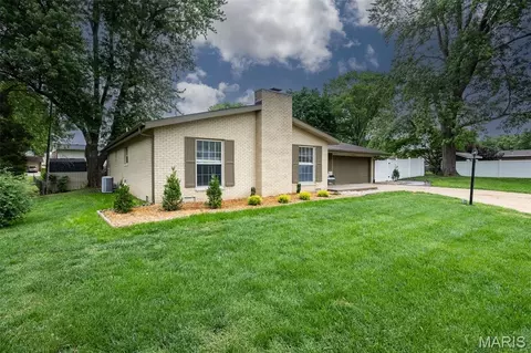 34 Aubuchon Cir, Fairview Heights, IL 62208