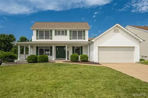 2215 Wild Pigeon Dr, O'fallon, MO 63368