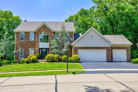 2127 Oak Crest Manor Ln, Wildwood, MO 63011