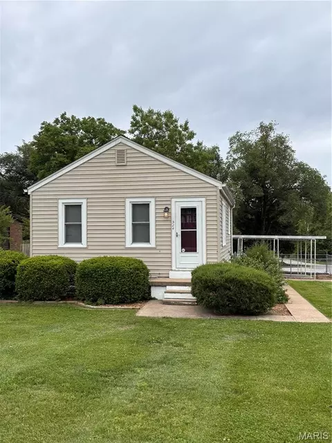 524 W Morgan St, Swansea, IL 62226