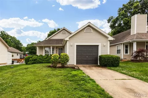 3026 Plum Creek Dr, St Peters, MO 63303