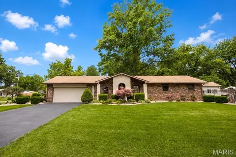 11 Lakeview Dr, Freeburg, IL 62243