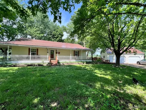 13911 Challenger Dr, Dixon, MO 65459