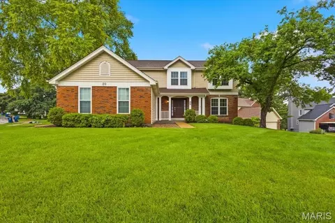 20 Greystoke Ct, Ballwin, MO 63021