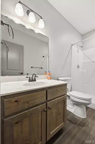 Bath - 105 Mars St, Holts Summit, MO 65043 photo 3 of 3