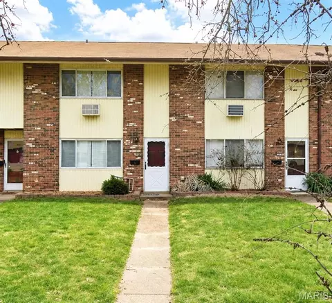 7634 Hazelcrest Dr, Hazelwood, MO 63042