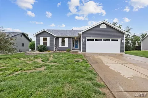 2330 Garden Ln, Festus, MO 63028