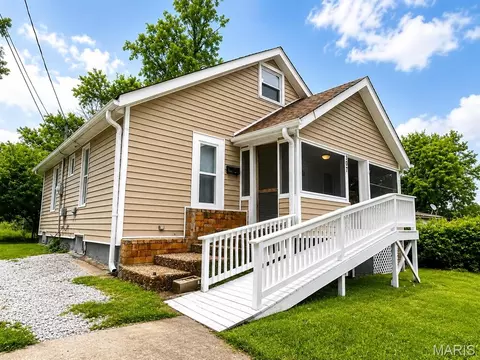 307 Alsobrook St, Kirkwood, MO 63122