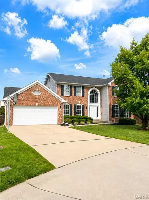 216 Country Hollow Ct, Saint Charles, MO 63304