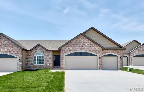 12 Canyon Creek Ct, Moscow Mills, MO 63362