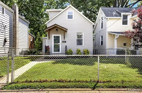 4166 Schiller Pl, Saint Louis, MO 63116
