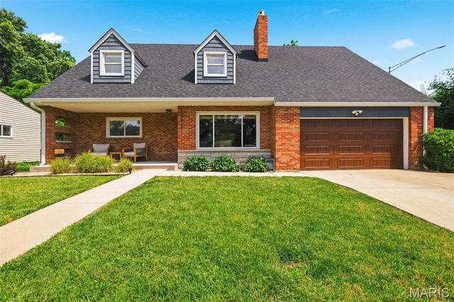 12447 Big Bend Rd, Kirkwood, MO 63122