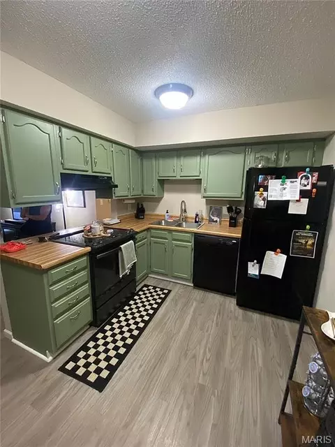 1457 Summergate Pkwy #F, Saint Charles, MO 63303