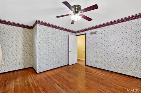 Bedroom - 908 Devonshire Ln, Saint Charles, MO 63301 photo 3 of 8