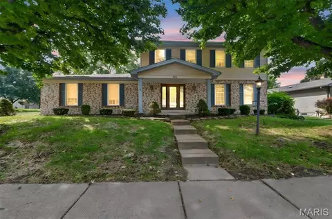 Exterior - 908 Devonshire Ln, Saint Charles, MO 63301 photo 8 of 9