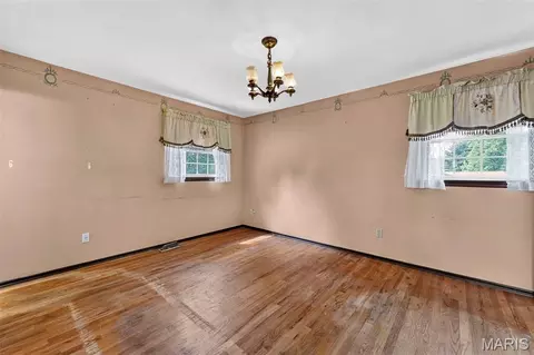 Bedroom - 908 Devonshire Ln, Saint Charles, MO 63301 photo 6 of 8