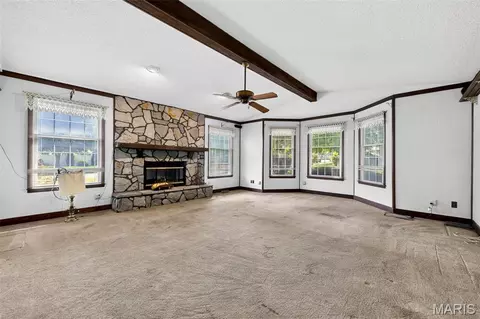 Living - 908 Devonshire Ln, Saint Charles, MO 63301 photo 1 of 4