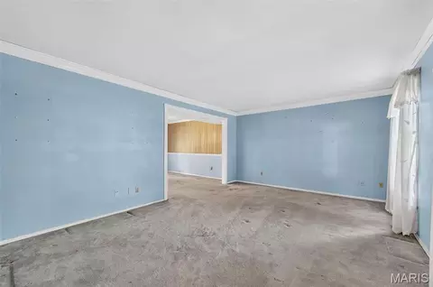 Living - 908 Devonshire Ln, Saint Charles, MO 63301 photo 3 of 4