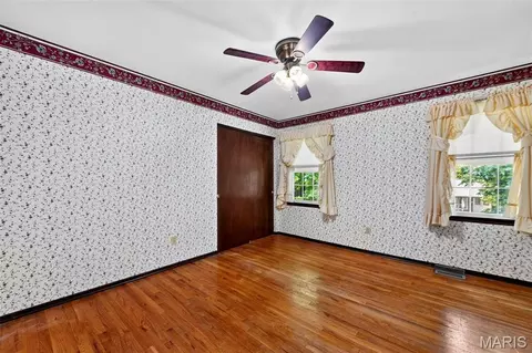 Bedroom - 908 Devonshire Ln, Saint Charles, MO 63301 photo 2 of 8