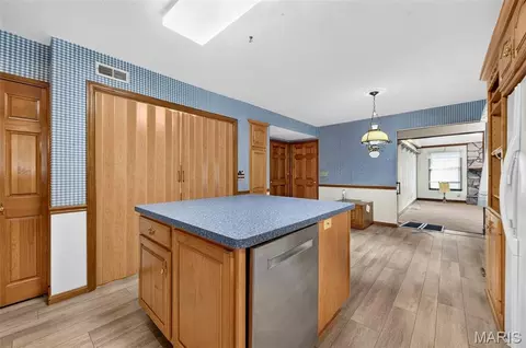 Kitchen - 908 Devonshire Ln, Saint Charles, MO 63301 photo 2 of 5