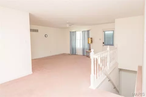 Living - 1314 E 5th St, Washington, MO 63090 photo 4 of 8