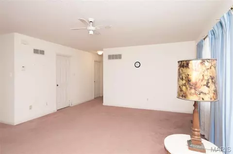 Living - 1314 E 5th St, Washington, MO 63090 photo 5 of 8