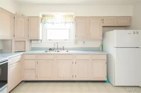 Kitchen - 1314 E 5th St, Washington, MO 63090 photo 1 of 4