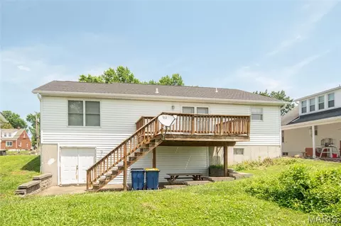 Exterior - 1314 E 5th St, Washington, MO 63090 photo 3 of 6