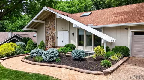 13 Laurel Oaks Ct, Lake Saint Louis, MO 63367