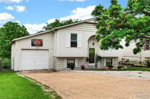 3836 Birch Dr, Imperial, MO 63052