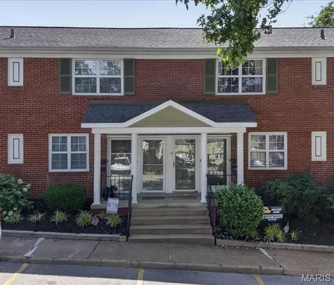 1418 Oriole Pl, Saint Louis, MO 63144