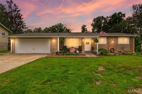 314 Capri Dr, O'fallon, MO 63366