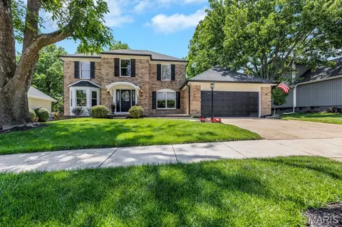 164 Crestmont Cir, Wildwood, MO 63040
