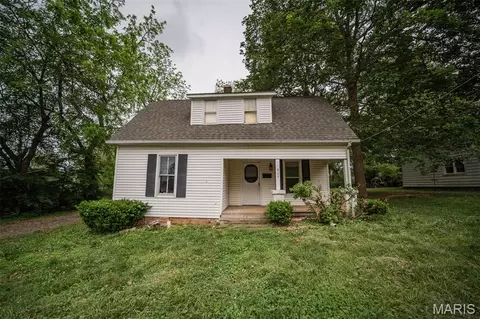 904 S Washington St, Farmington, MO 63640