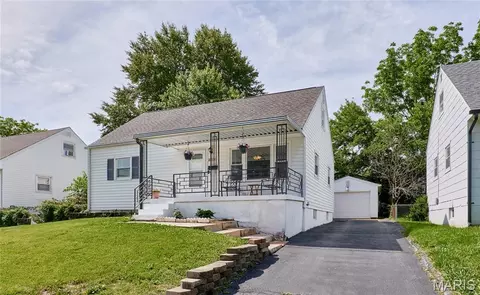 10220 Baltimore Ave, Saint Ann, MO 63074