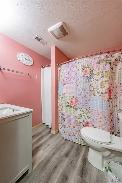 Bath - 508 E 5th St, Belle, MO 65013 photo 3 of 4