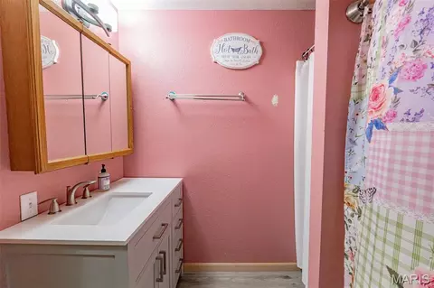 Bath - 508 E 5th St, Belle, MO 65013 photo 4 of 4