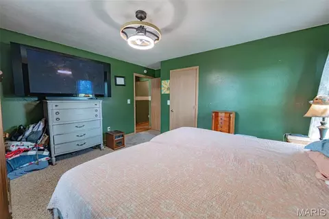 Bedroom - 508 E 5th St, Belle, MO 65013 photo 4 of 6