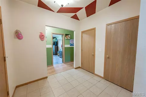 Entry Way - 508 E 5th St, Belle, MO 65013 photo 1 of 4