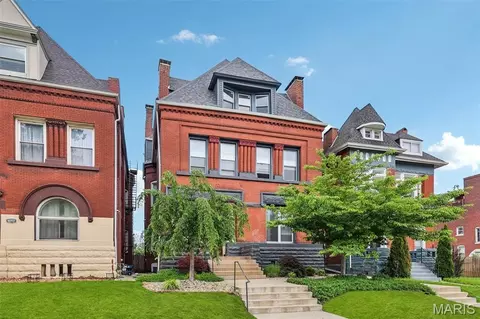 4253 Washington Blvd #D, Saint Louis, MO 63108