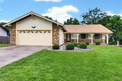 117 Montana Dr, Saint Charles, MO 63304